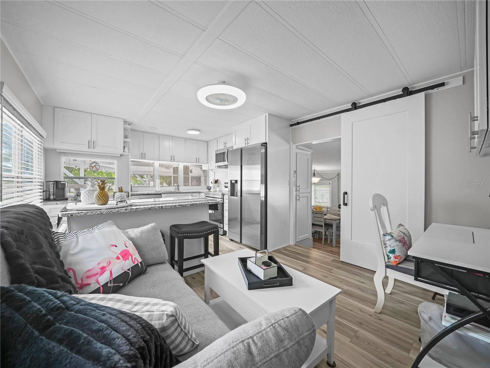 SADDLEBAG LAKE - Residential