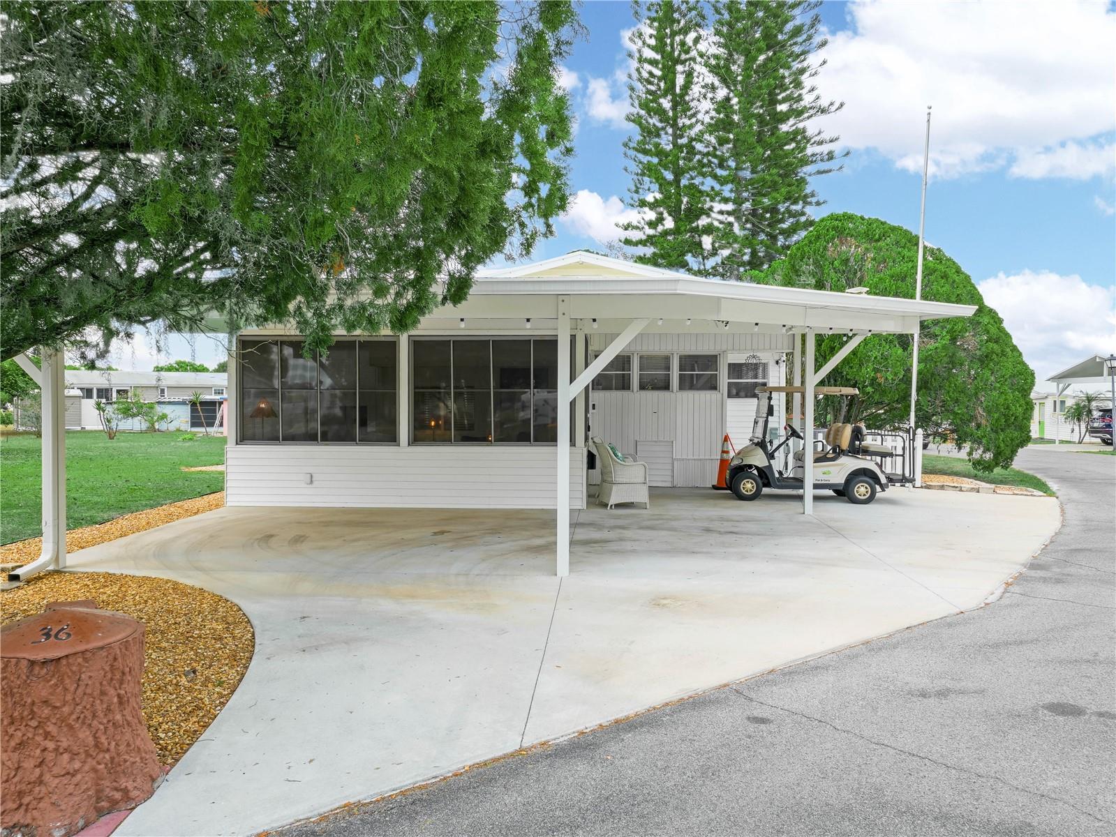 SADDLEBAG LAKE - Residential