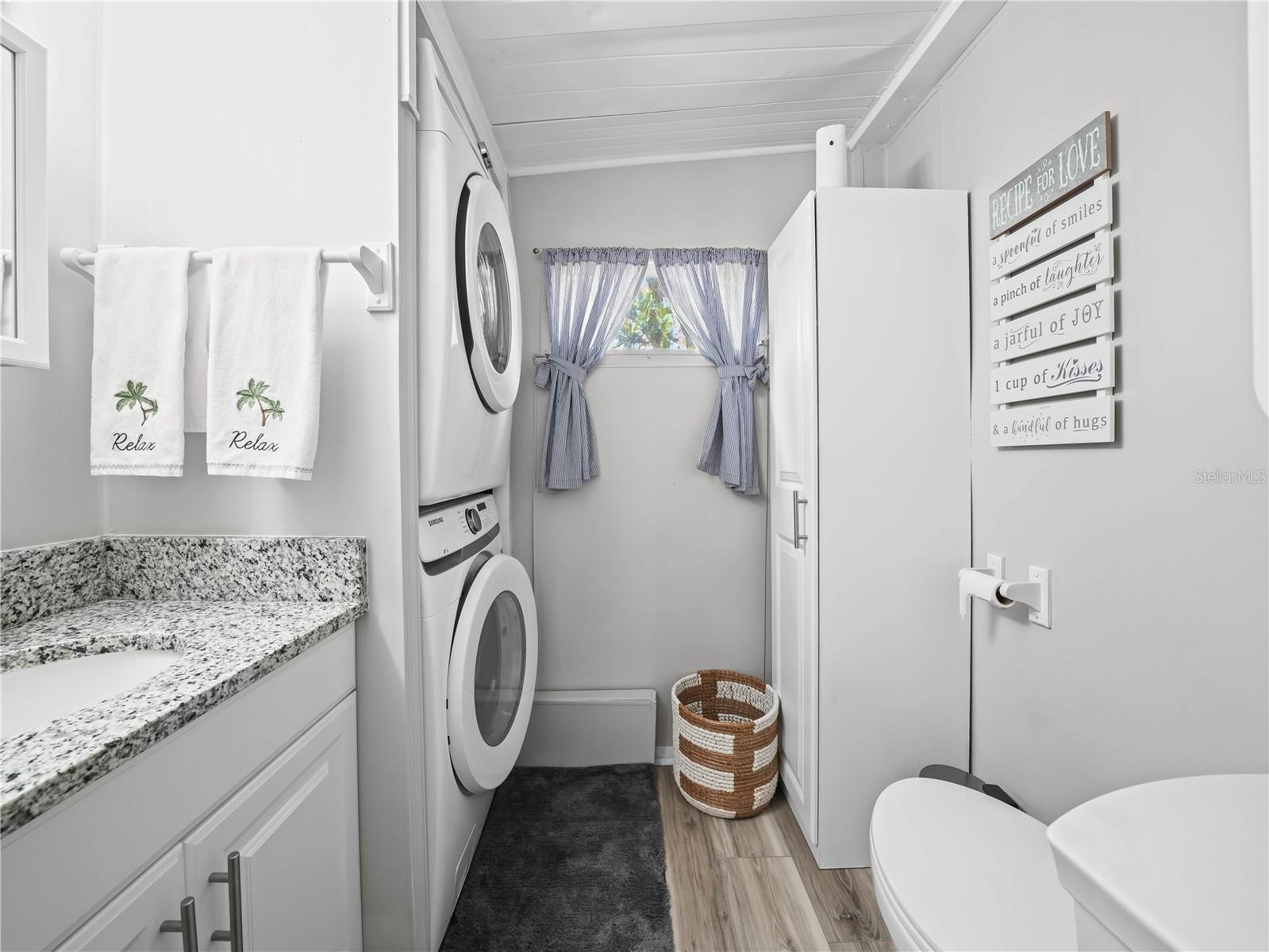 SADDLEBAG LAKE - Residential