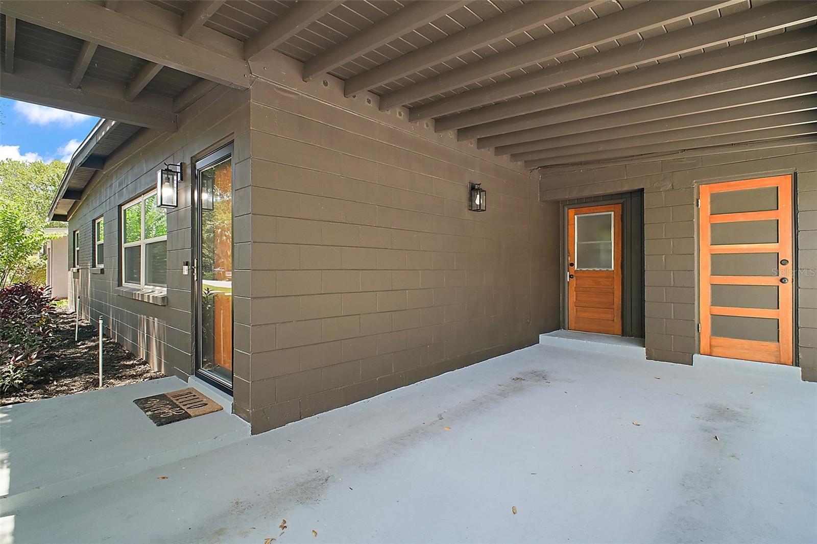 116 E LAUREN CT