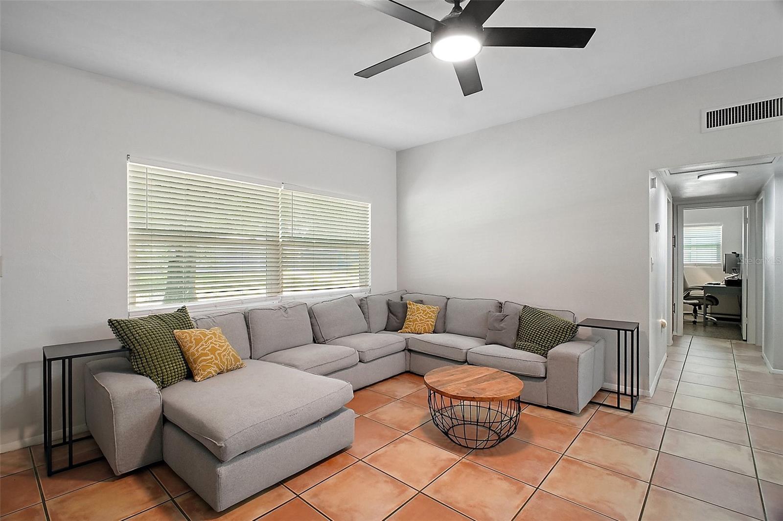116 E LAUREN CT