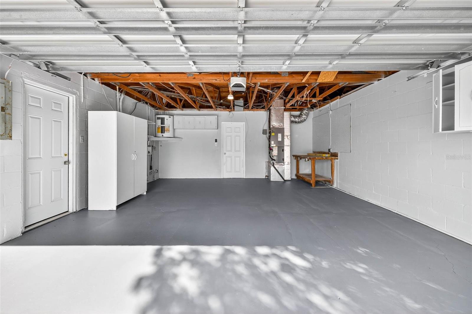 THE LAKES - Residential