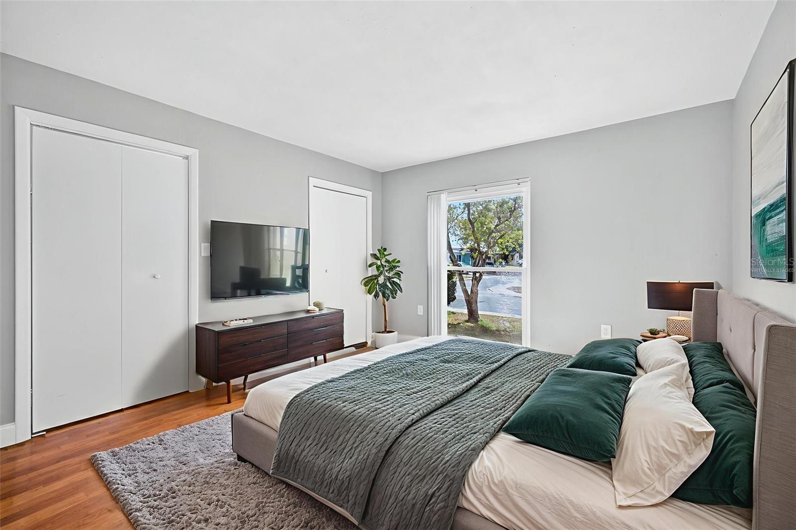 THE LAKES - Residential