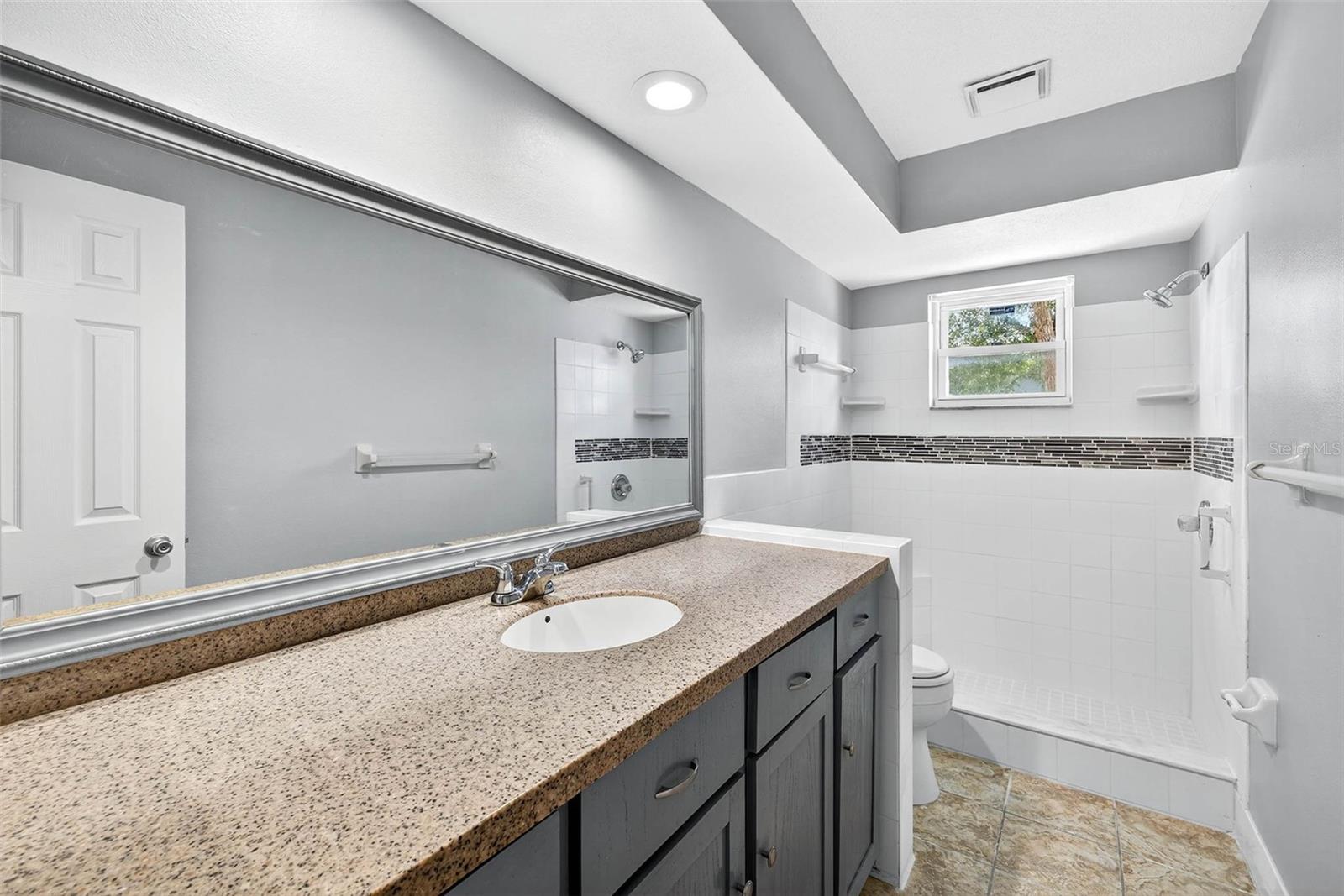 THE LAKES - Residential