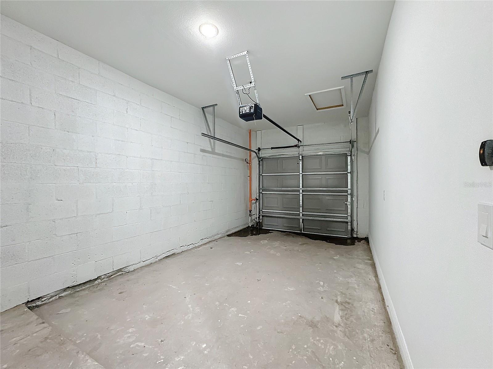 BARTON COURT - Residential Lease