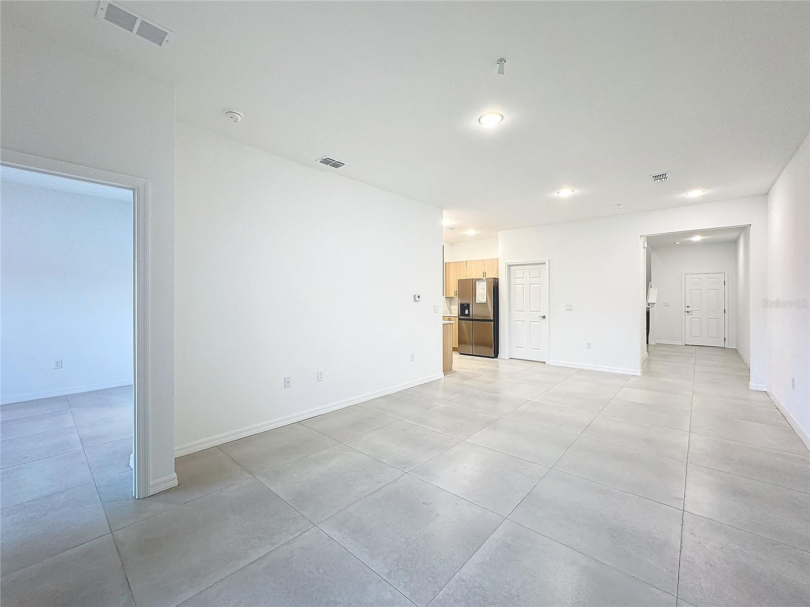 BARTON COURT - Residential Lease