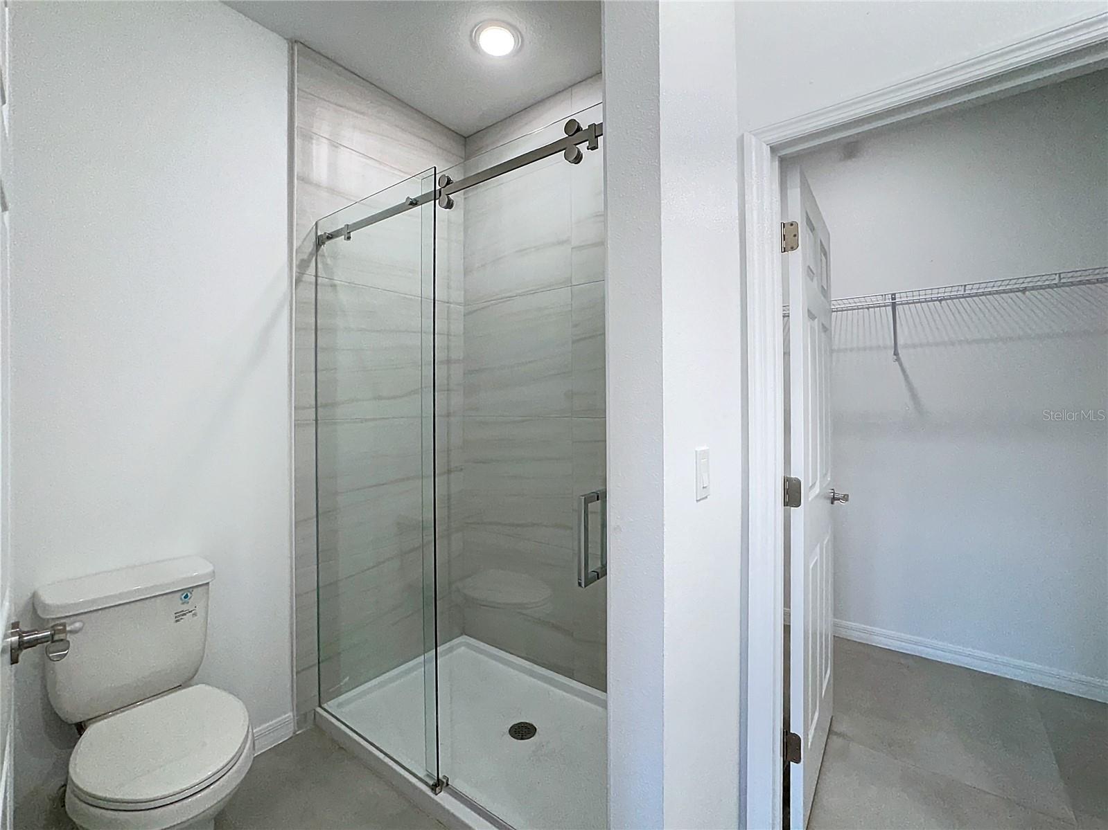 BARTON COURT - Residential Lease