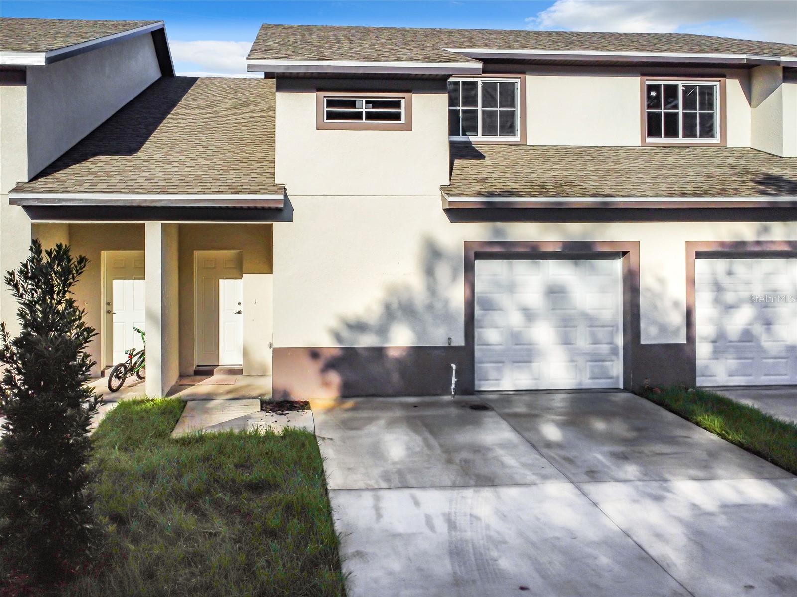 BARTON COURT - Residential Lease