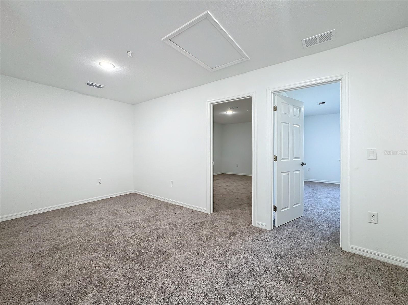 BARTON COURT - Residential Lease