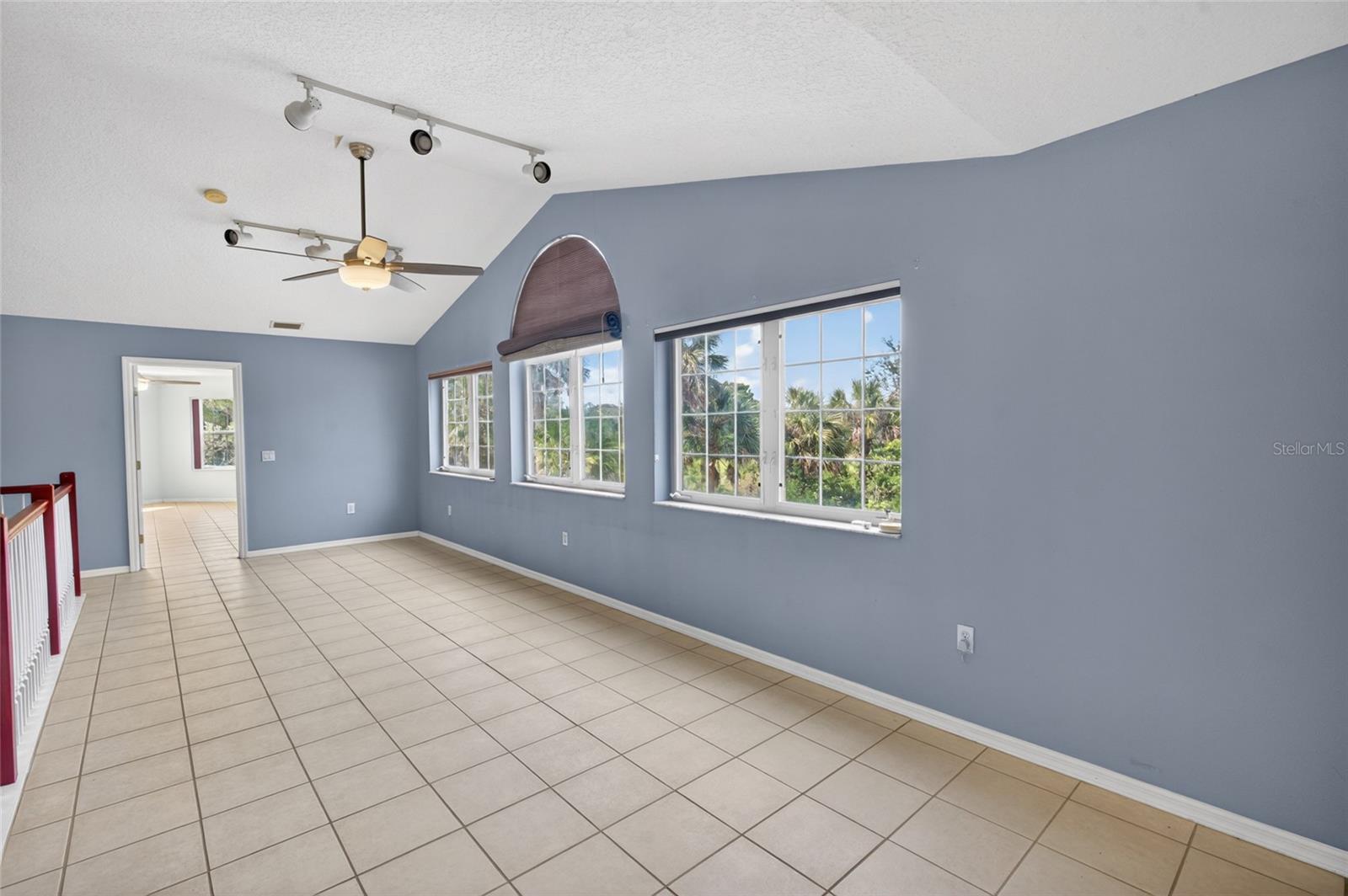PARADISE COUNTRY CLUB - Residential