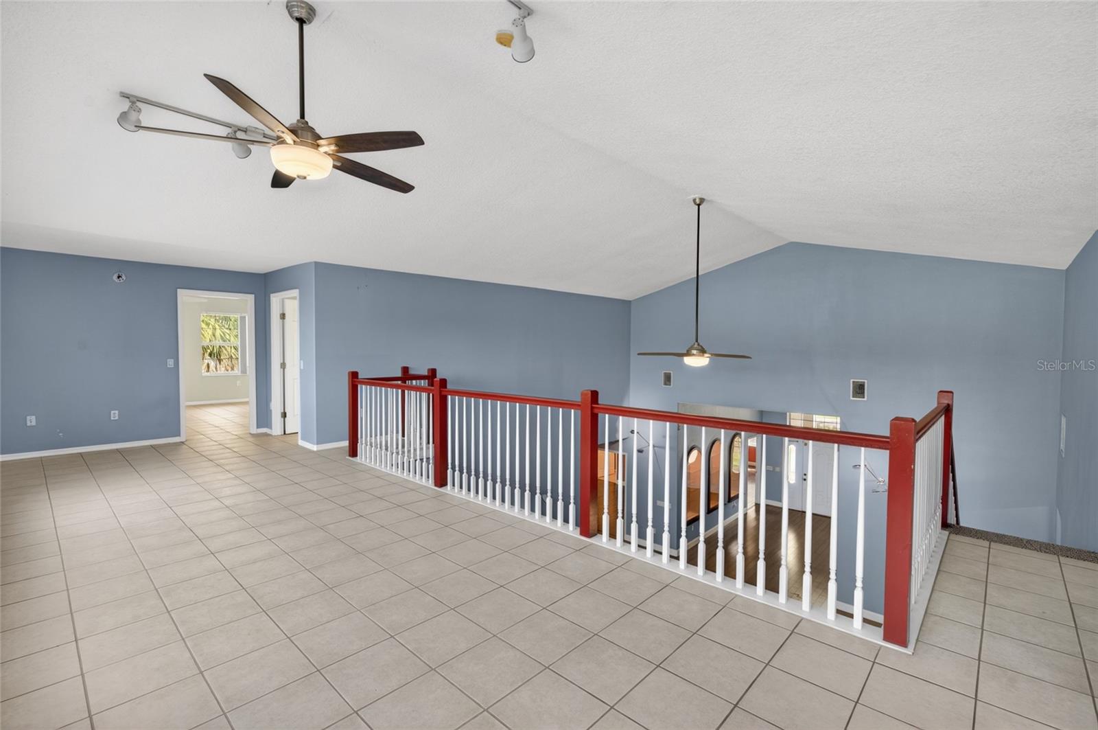 PARADISE COUNTRY CLUB - Residential