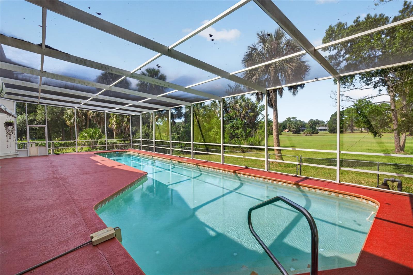 PARADISE COUNTRY CLUB - Residential