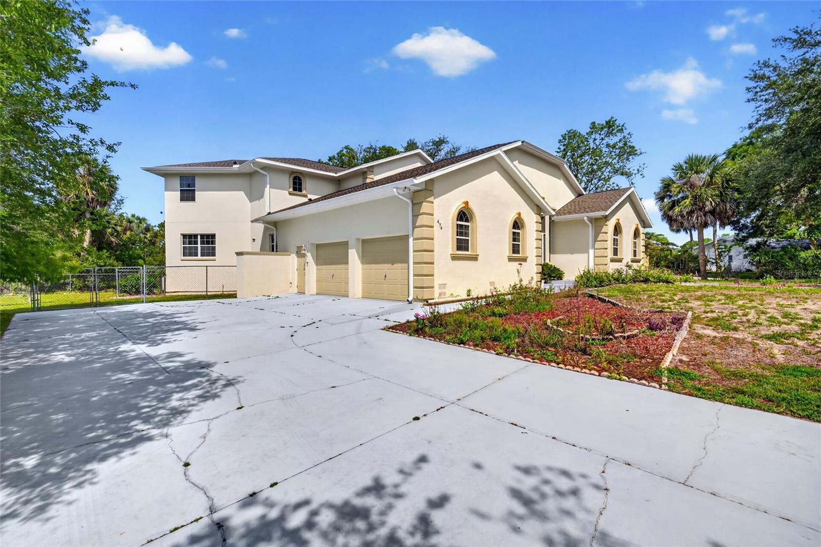 PARADISE COUNTRY CLUB - Residential