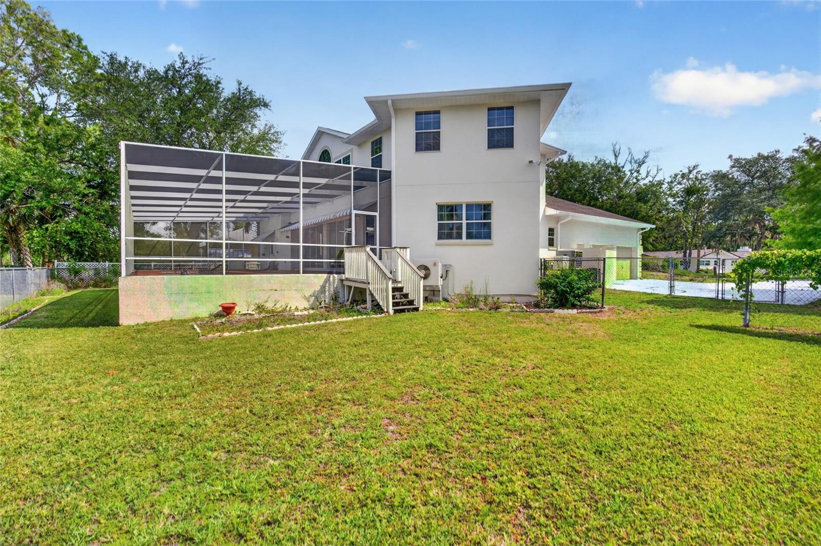 PARADISE COUNTRY CLUB - Residential