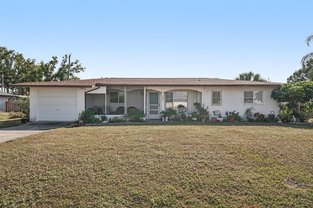 Photo of 300 Gardenia Road, Venice, FL 34293 (MLS # N6141637)