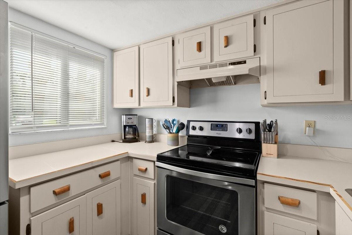 HAWKS LANDING AT PELICAN BAY CONDO PH 01-06 AMD 01 - Residential