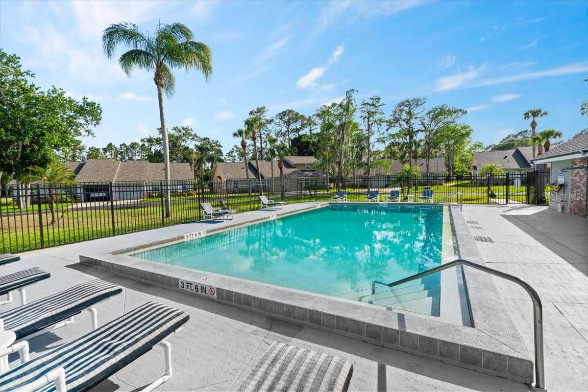 HAWKS LANDING AT PELICAN BAY CONDO PH 01-06 AMD 01 - Residential