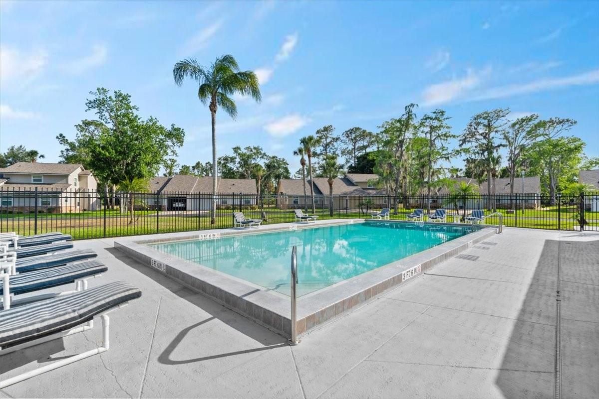 HAWKS LANDING AT PELICAN BAY CONDO PH 01-06 AMD 01 - Residential