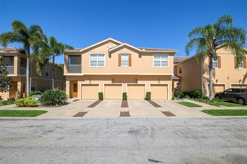 **AVAILABLE ONLY OCTOBER 2025-JANUARY 2026** SEASONAL LEASE -NOT AN ANNUAL LEASE** GORGEOUS 3 BEDROOM, 2 BATHROOM CONDO LOCATED IN THE HIGHLY SOUGHT AFTER PARKRIDGE COMMUNITY! This short-term, seasonal rental is the perfect place for you and your family to stay during your Sarasota vacation. When you walk in you will love the spacious floor plan. The kitchen is a great size and offers tons of counter and cabinet space and updated appliances. The living/dining room combo is light, bright, and beautifully furnished. The three bedrooms come with plenty of space. The main bedroom offers a king size bed, his & her closets and ensuite bathroom with a walk-in shower. The first guest bed room off the kitchen offers a queen size bed and the second has two twins. The screened in back porch is a great place to sit back and with a cup of coffee or enjoy a good book. Parkridge is a beautiful gated community in the perfect location. Just minutes away from UTC Mall, Fabulous restaurants, and of course our award-winning beaches! Call today to schedule your showing. **NO SMOKING OR PETS** RENT PRICES: JANUARY: $4500/MO., OCTOBER-DECEMBER: $1700/MO.** ** state and local tourism tax applies to any lease 6 months or less, along with application fee, and $250 cleaning fee.**