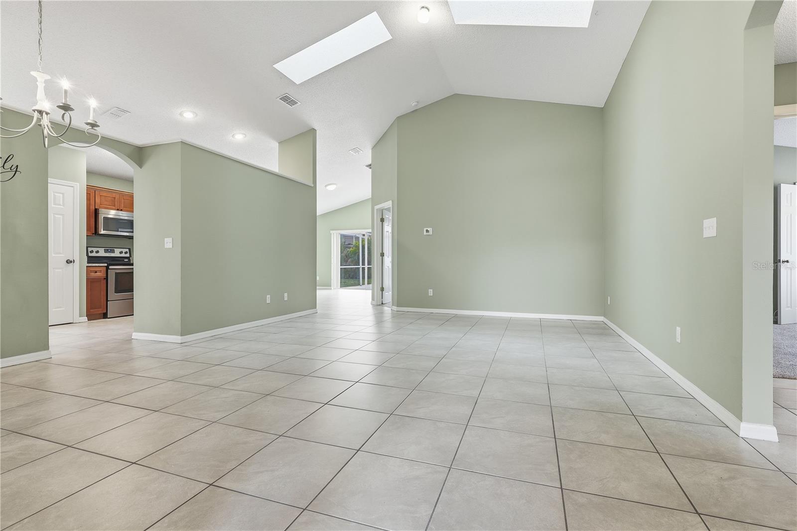 HAMPTON ESTATES - Residential