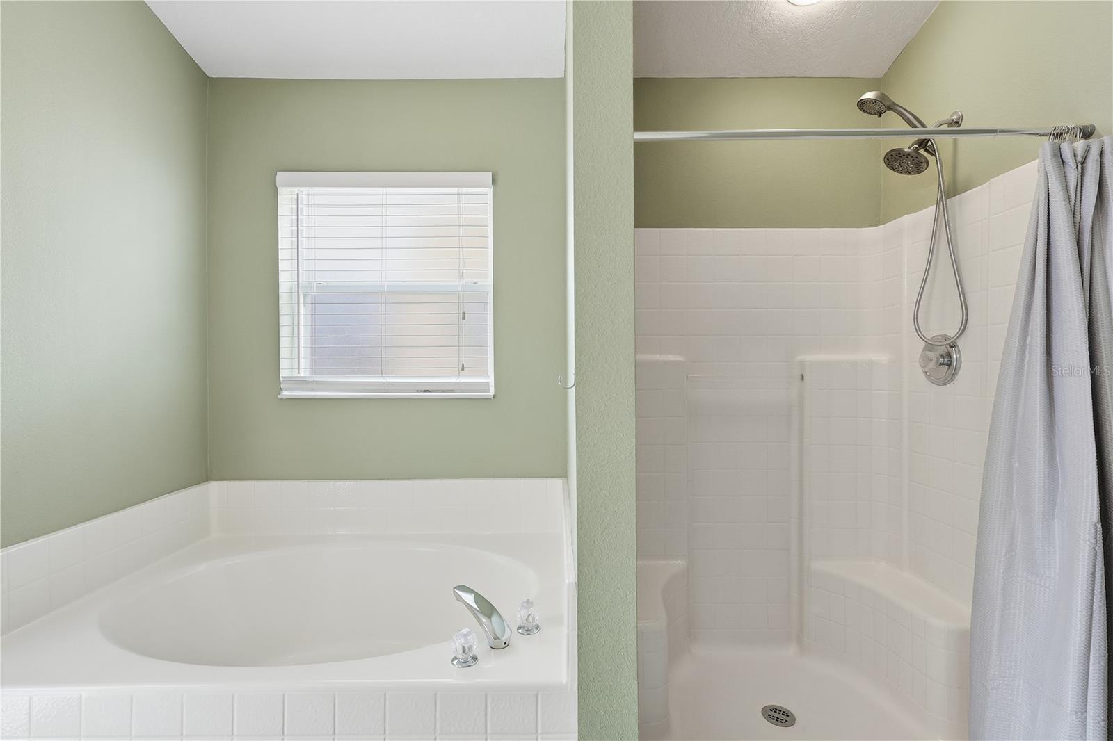 HAMPTON ESTATES - Residential