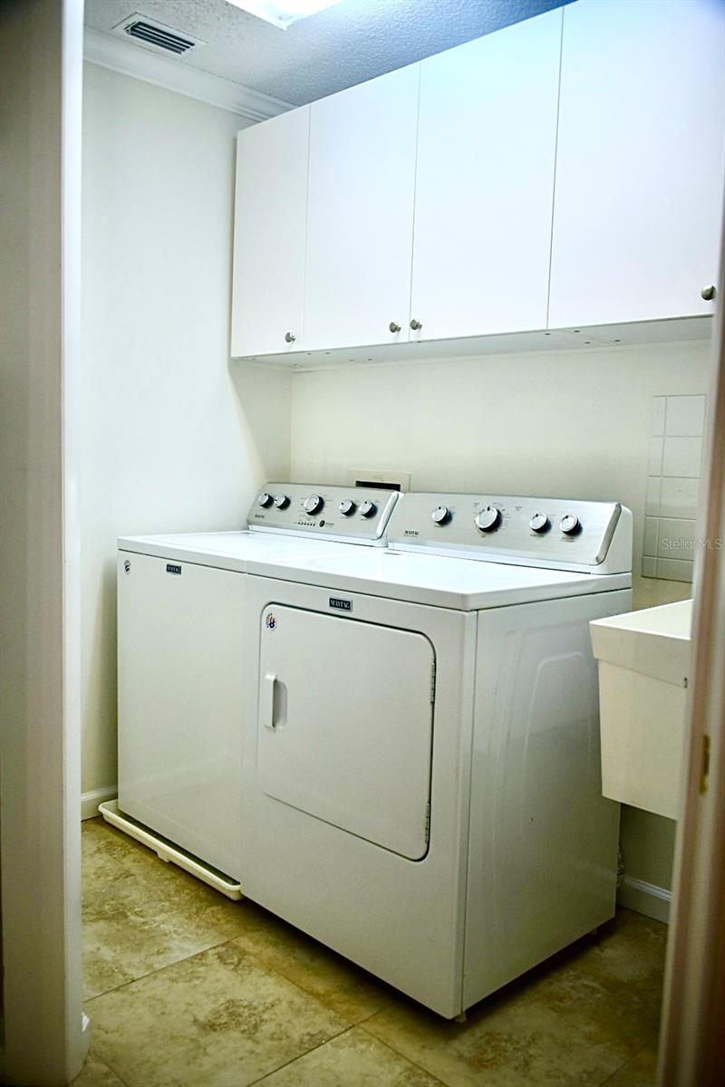 FAIRWAY LAKES TWNHMS II A C - Residential Lease