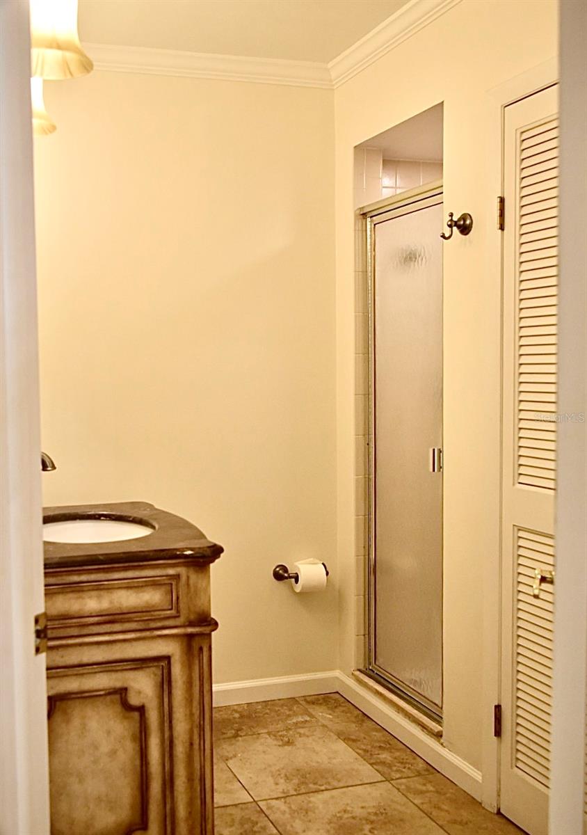 FAIRWAY LAKES TWNHMS II A C - Residential Lease