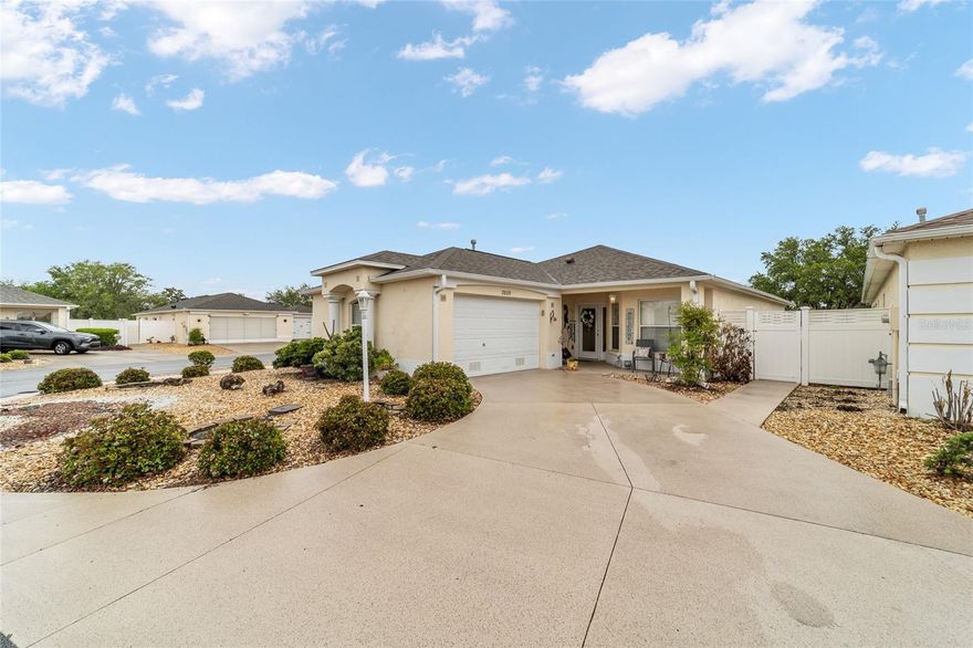 Come and see for yourself this charming newly painted 3/2 courtyard villa corner lot, you will be amazed at the living space (2048sqft) and views once inside. Home has newly updated, quartz kitchen counters 2025, updated bathrooms 2025, and stainless-steel appliances 2024. You will fall in love with this Grantham style home, which boasts a Bonus Florida Room (396sqft) with a serene view of the 4th & 5th hole of Oakleigh Golf course from your own private backyard. Fantastic location, minutes to Oakleigh and Amberwood executive golf courses, as well as Briarwood and Walnut Grove, and let’s not forget the Legendary Nancy Lopez Championship Golf and Country Club where you can dine formally or enjoy a bite at the pool bar. Short golf cart ride to Mulberry Grove Dog Park. Minutes to Mulberry Rec Center and Sports Pool. 
**BOND PAID**ROOF 2019**HVAC**2013**