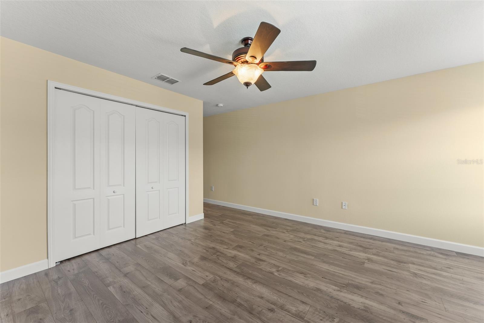 AMBERLEE TOWNHOMES - Residential