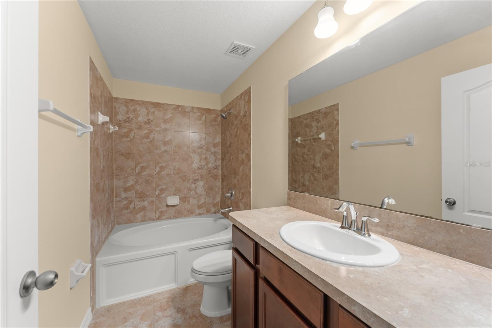 AMBERLEE TOWNHOMES - Residential