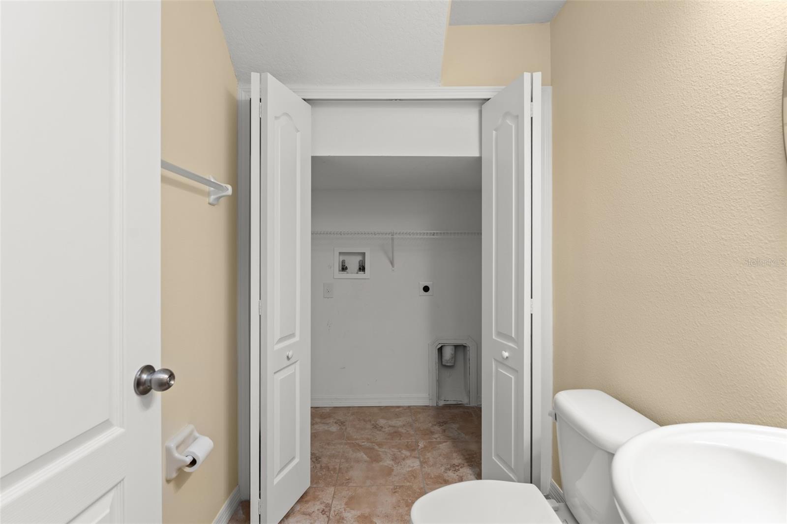 AMBERLEE TOWNHOMES - Residential
