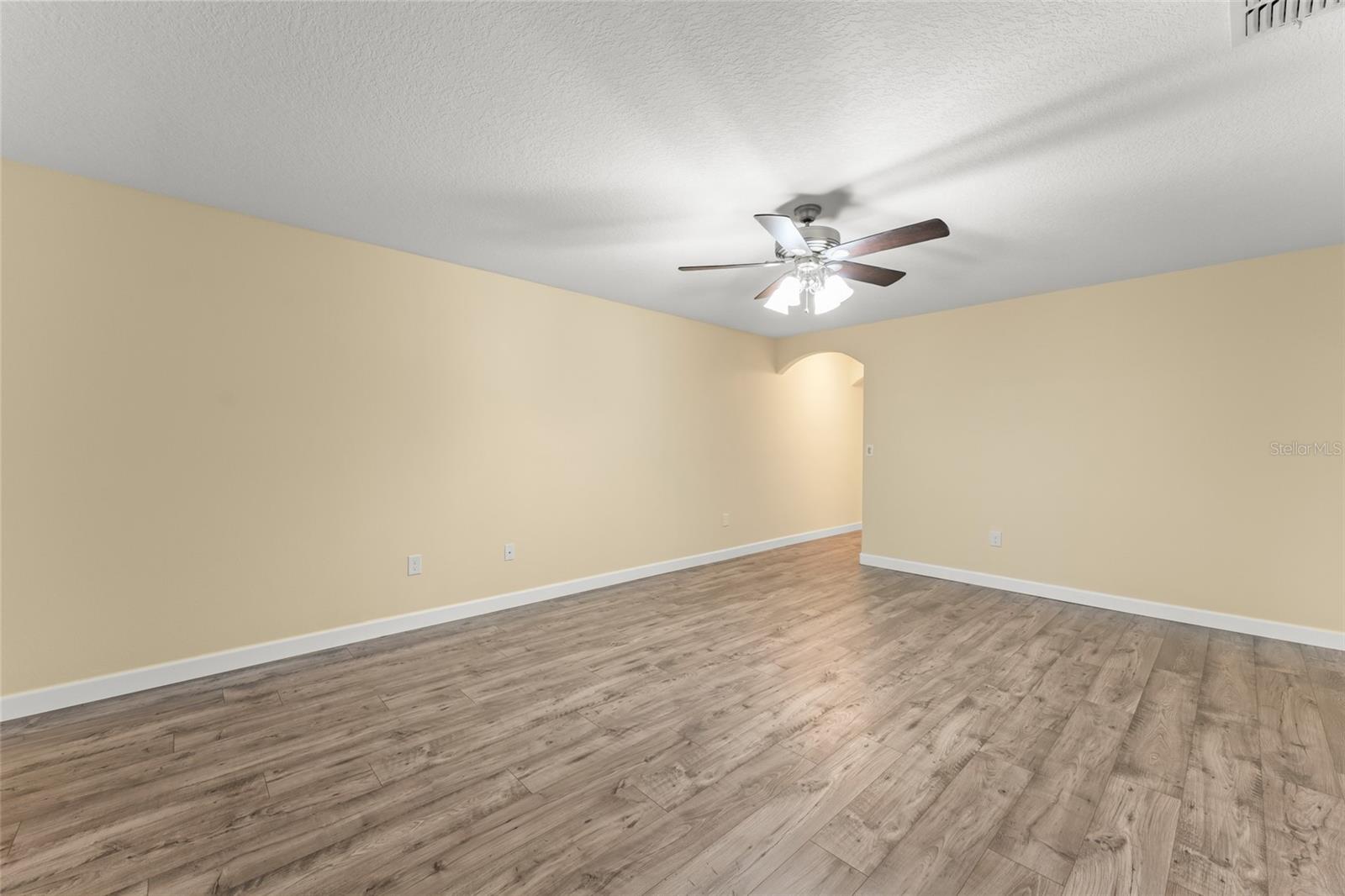 AMBERLEE TOWNHOMES - Residential