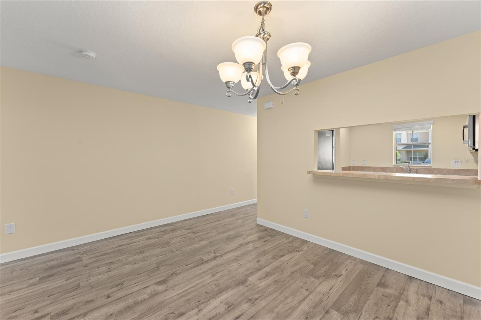 AMBERLEE TOWNHOMES - Residential