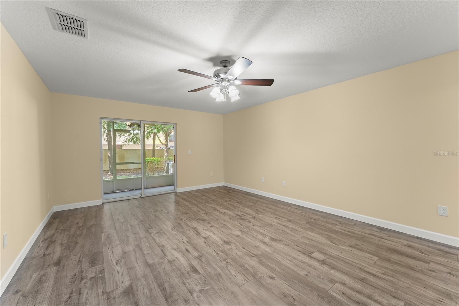 AMBERLEE TOWNHOMES - Residential