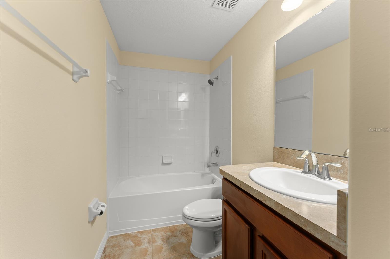 AMBERLEE TOWNHOMES - Residential