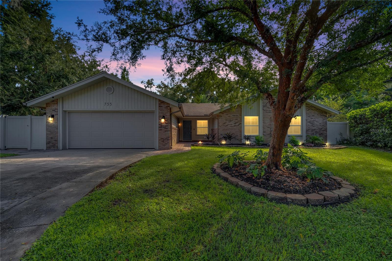 755 OAK TERRACE