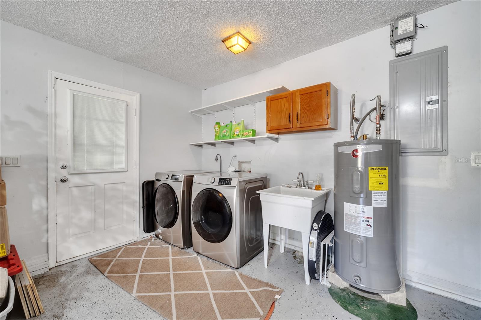 OAK HAVEN REP LTS 01-30 - Residential Lease