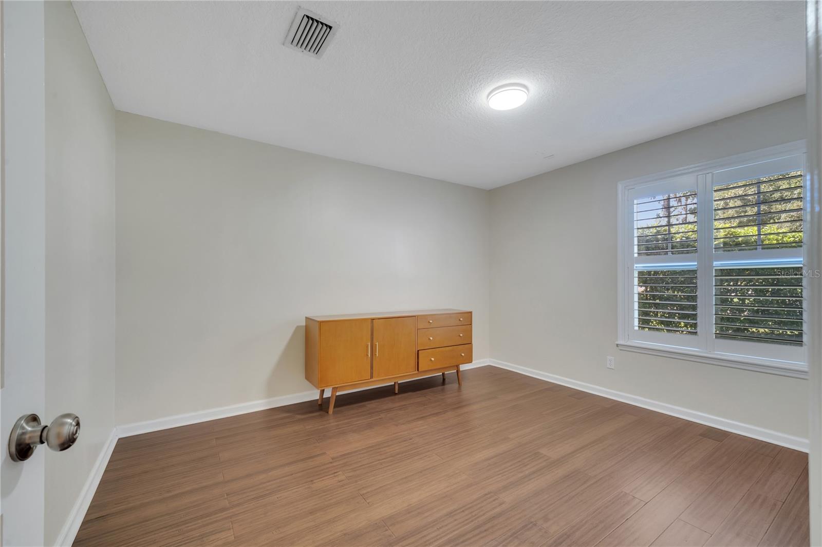 OAK HAVEN REP LTS 01-30 - Residential Lease