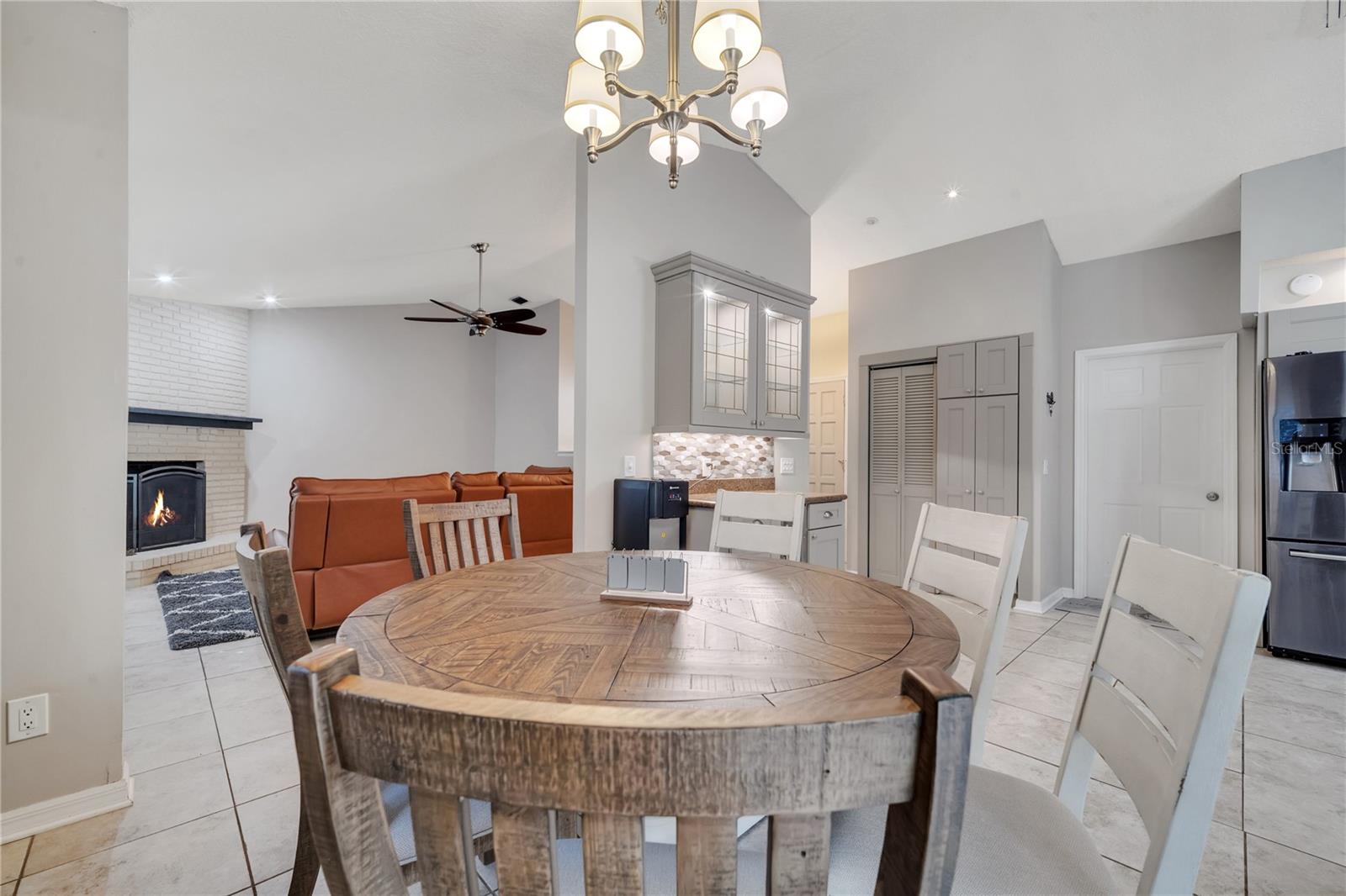 OAK HAVEN REP LTS 01-30 - Residential Lease