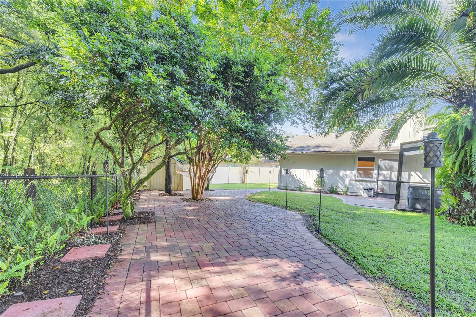 OAK HAVEN REP LTS 01-30 - Residential Lease