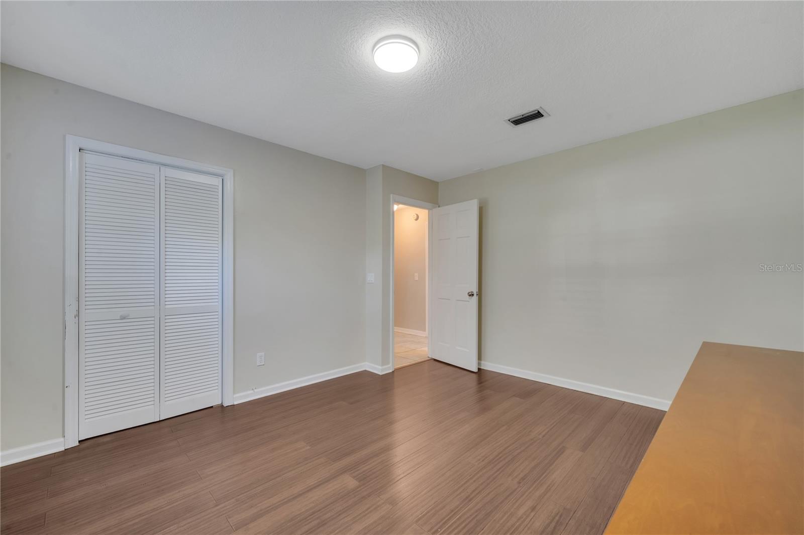 OAK HAVEN REP LTS 01-30 - Residential Lease