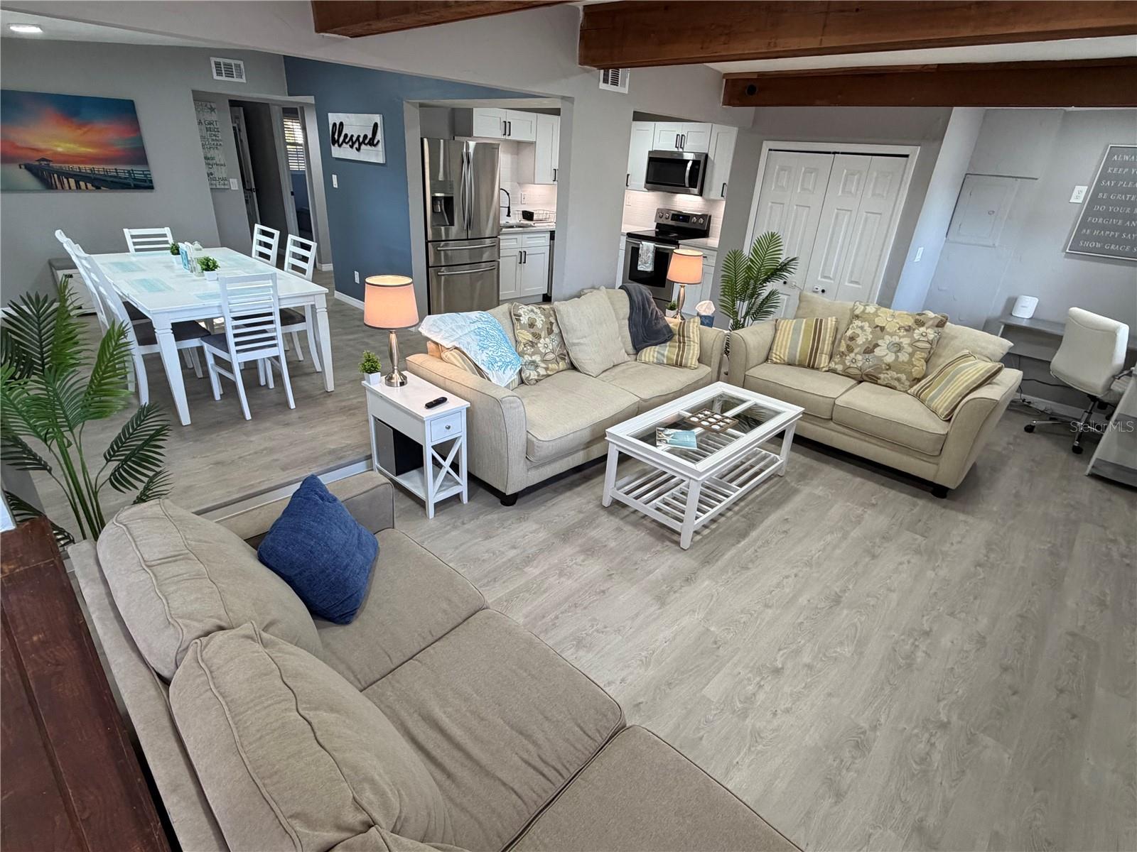 ROOSEVELT GROVES - Residential