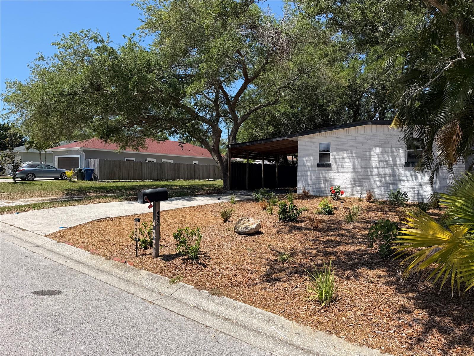 ROOSEVELT GROVES - Residential