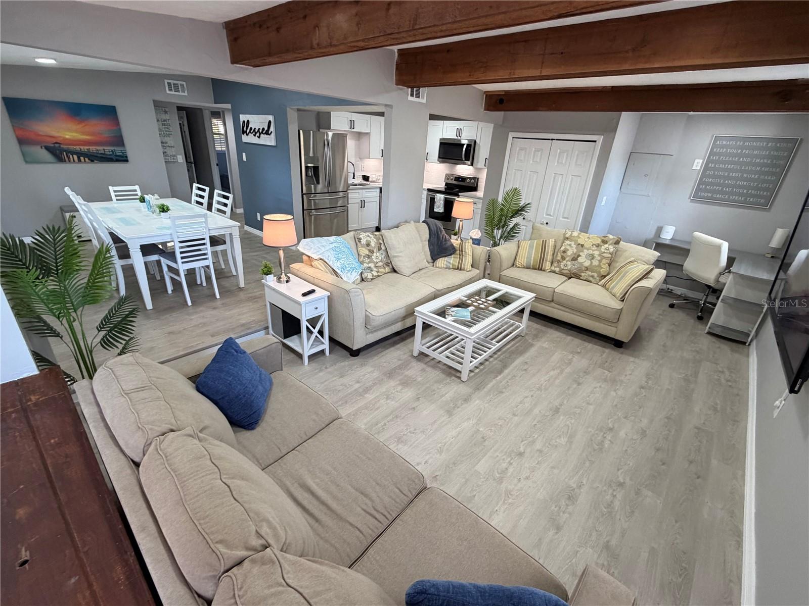 ROOSEVELT GROVES - Residential