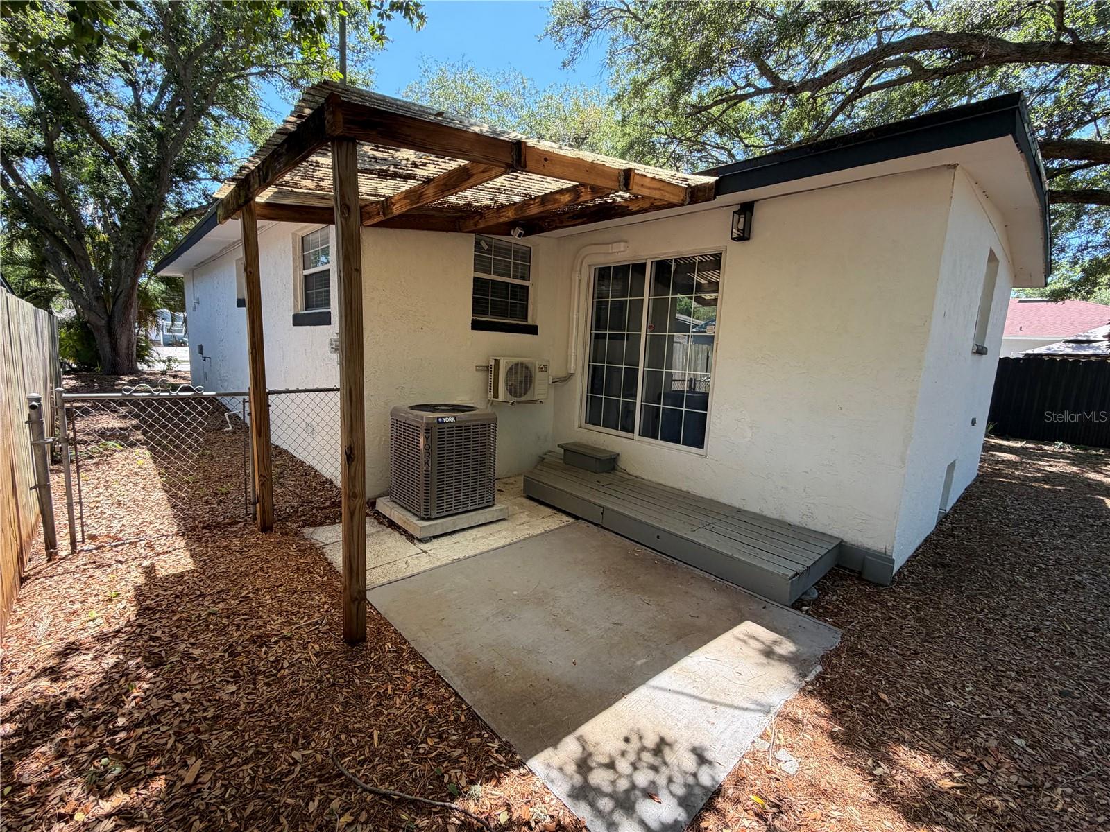 ROOSEVELT GROVES - Residential