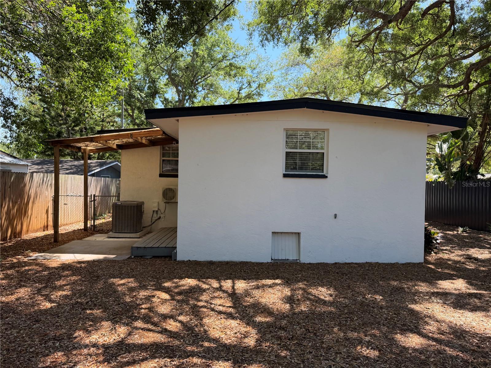 ROOSEVELT GROVES - Residential