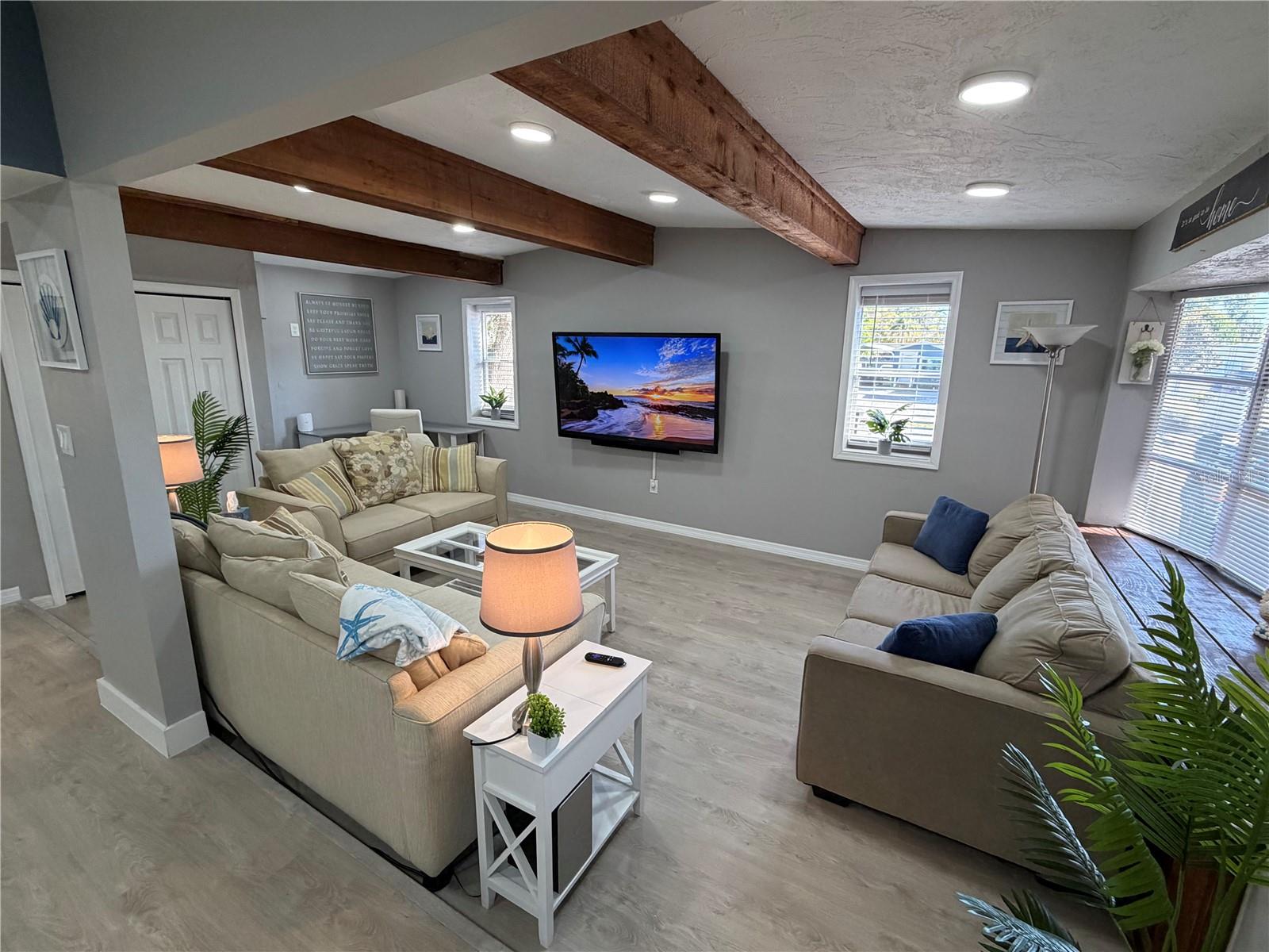 ROOSEVELT GROVES - Residential