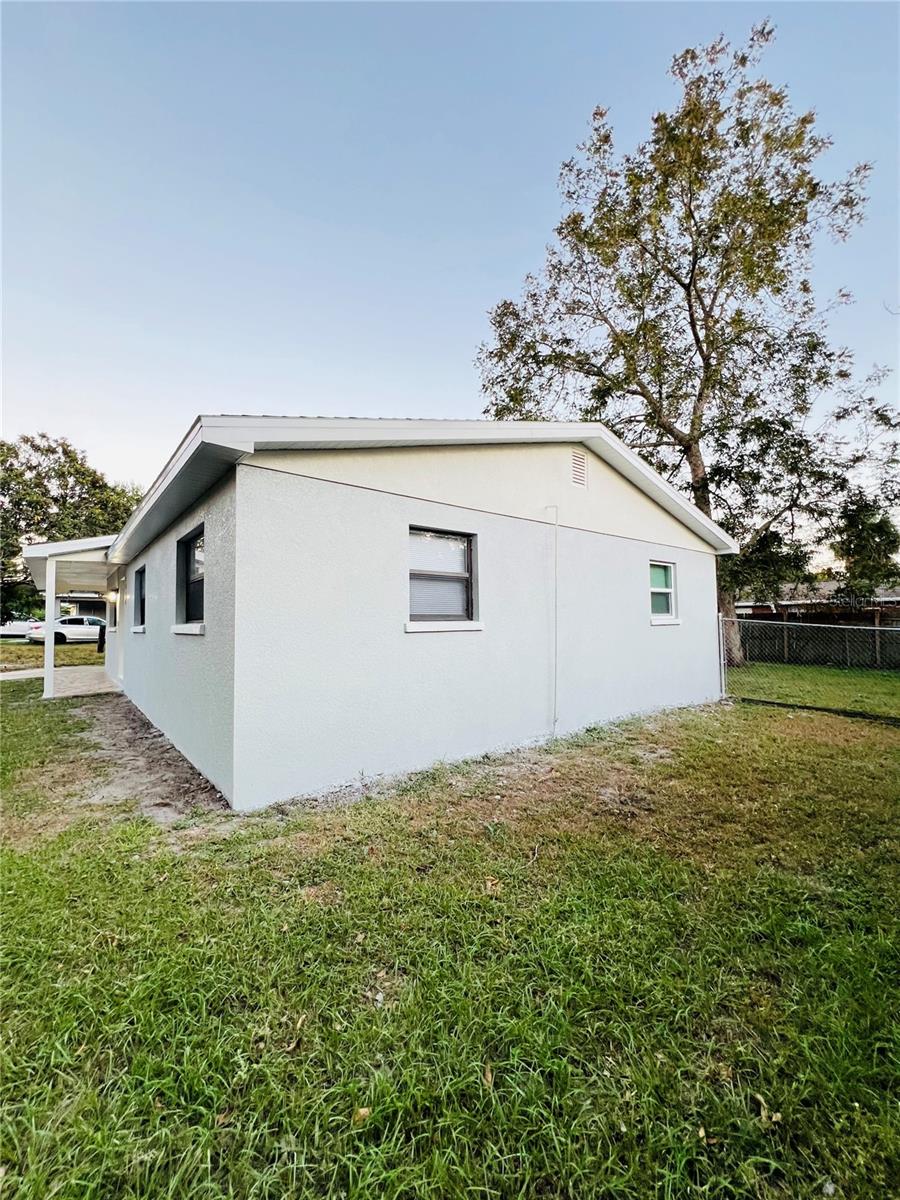 1824 KENDRICK LANE