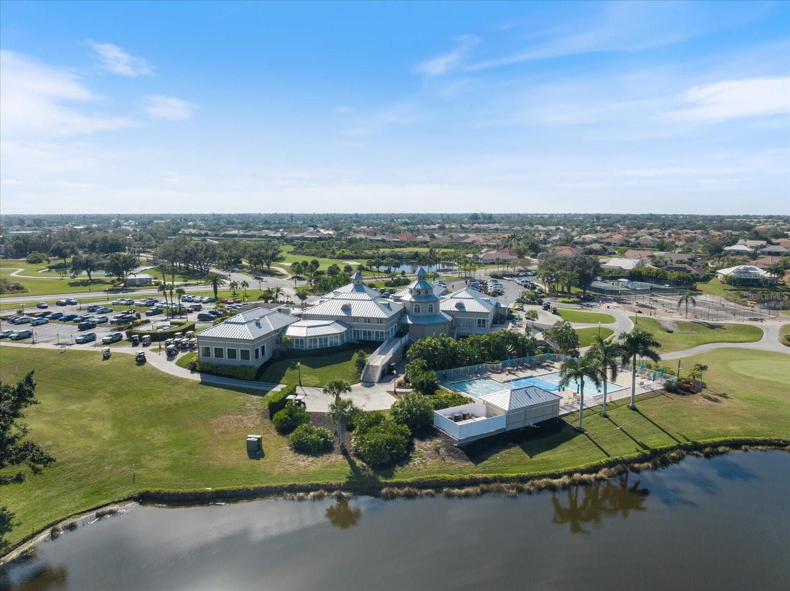 PELICAN POINTE GOLF A& CNTRY C - Residential