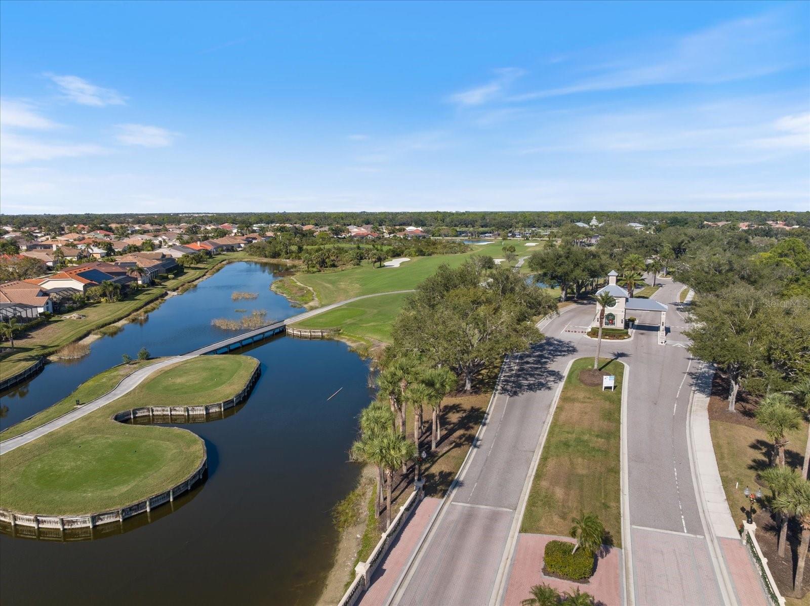 PELICAN POINTE GOLF A& CNTRY C - Residential